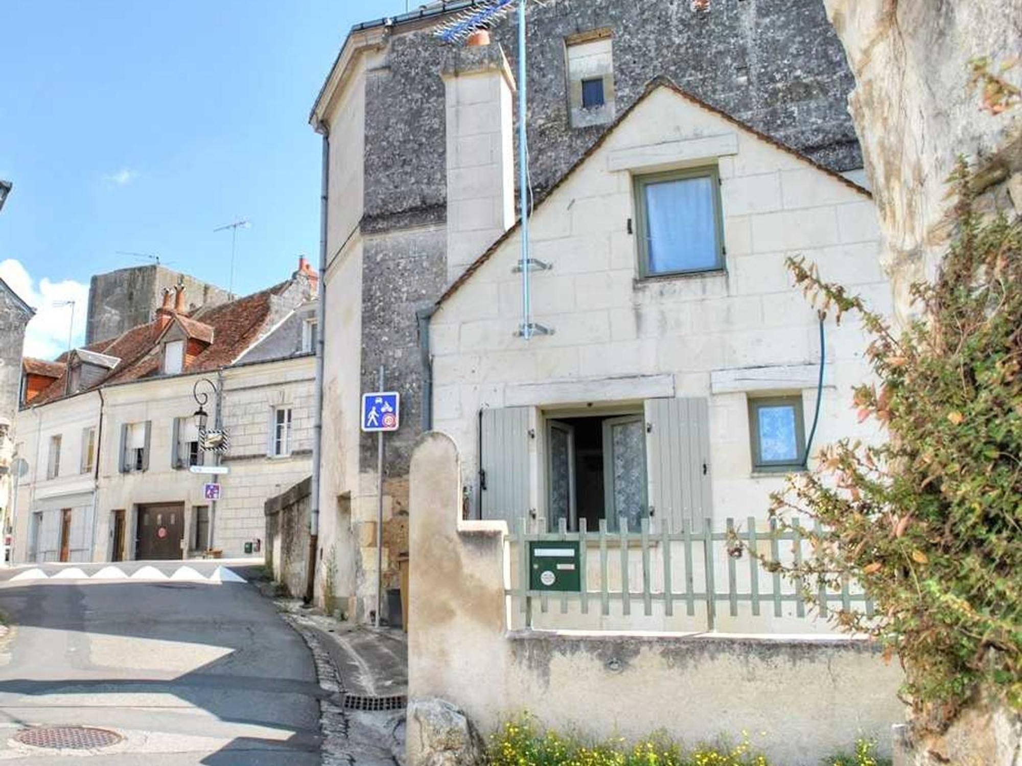 Location Unique En Ville, 3 Niveaux Avec Cave Voutee Et Troglodytique, Charme Et Authenticite En Touraine - Fr-1-381-162 Loches Luaran gambar